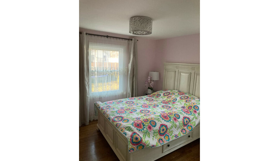 Здається будинок -