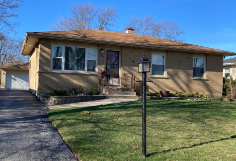 Здається будинок