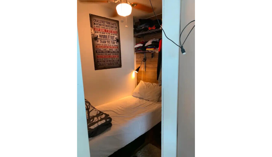 Affordable private room in the heart of downtown Vancouver for rent! - 