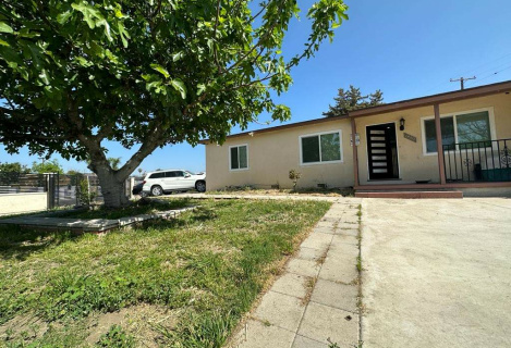 Здається будинок