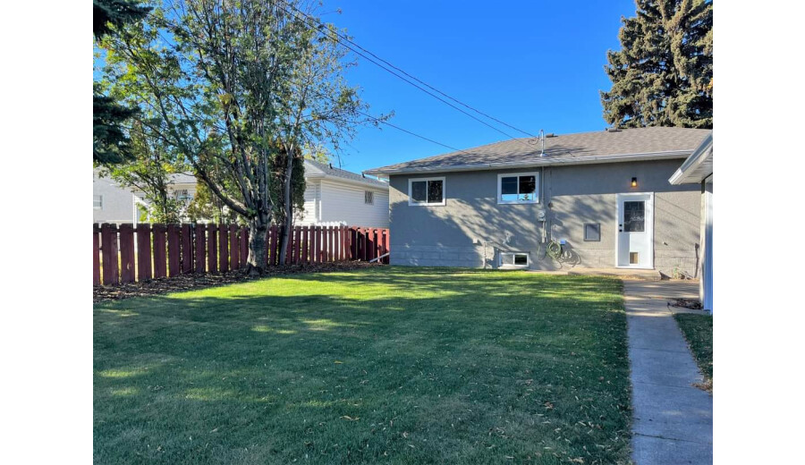 Продаж будинку -