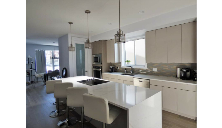 Продаж будинку -