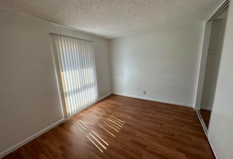 Здається квартира