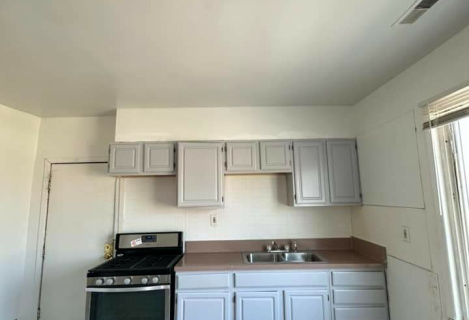 Здається будинок