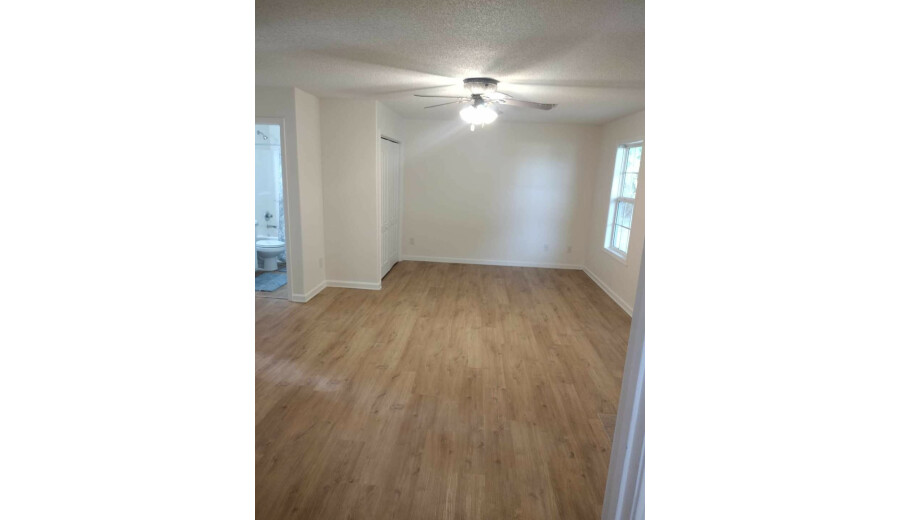 Здається 1й поверх -