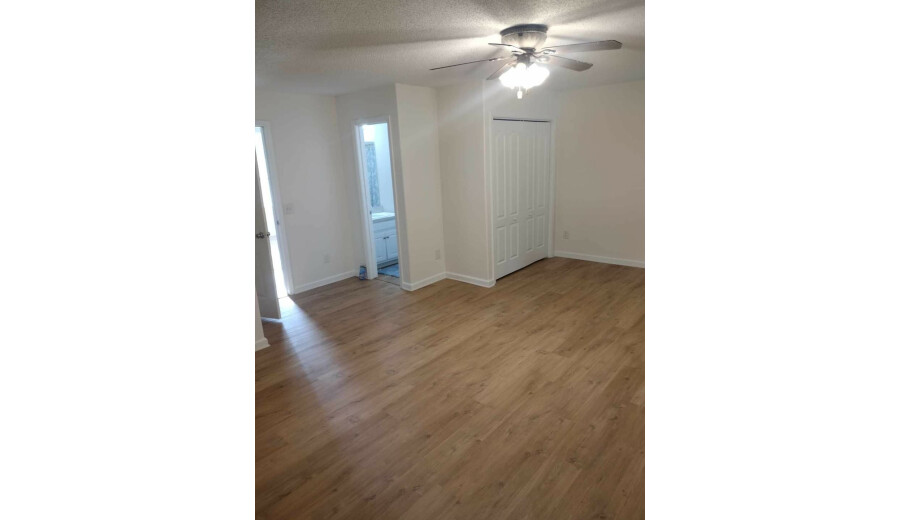 Здається 1й поверх -