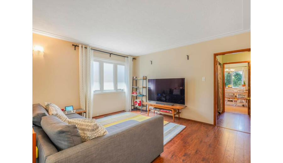 Продаж будинку -