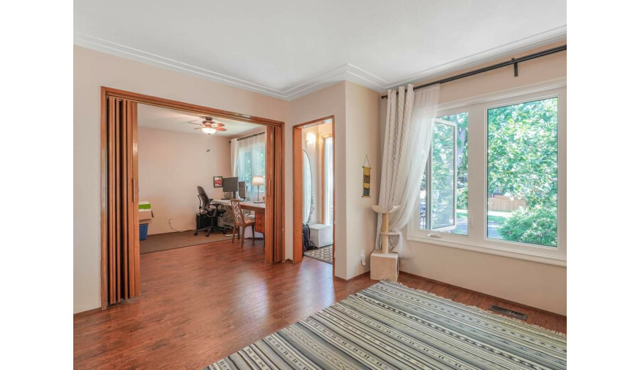 Продаж будинку -