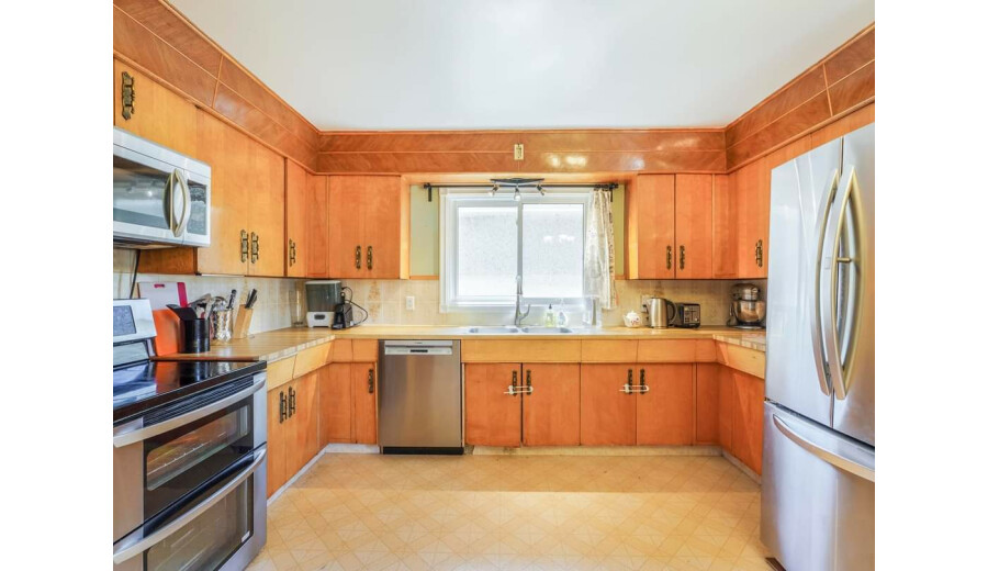 Продаж будинку -