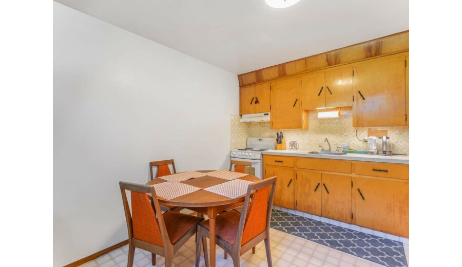 Продаж будинку -