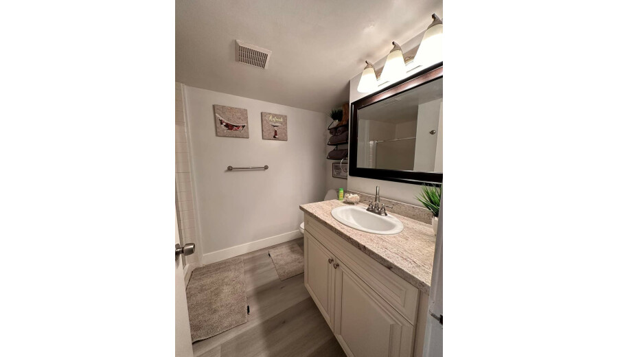 Здається квартира -