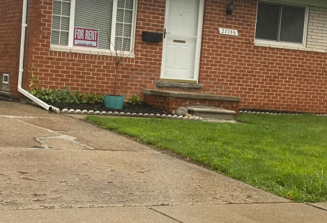 Здається будинок