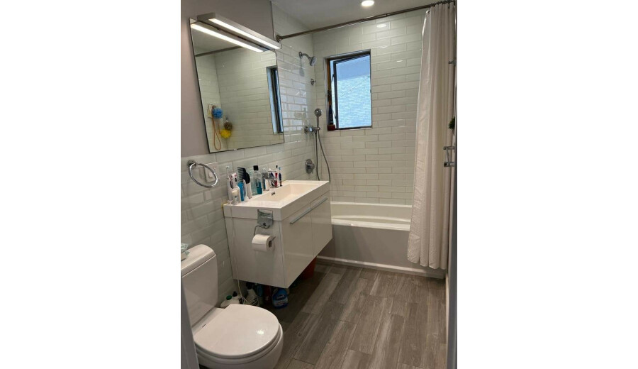 Здається кімната -