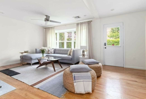 Здається будинок