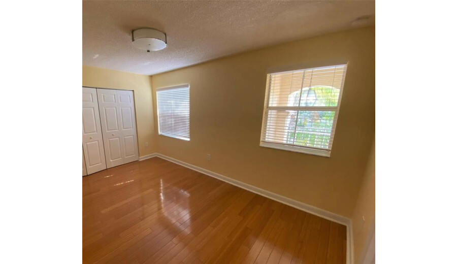 Продаж будинку -