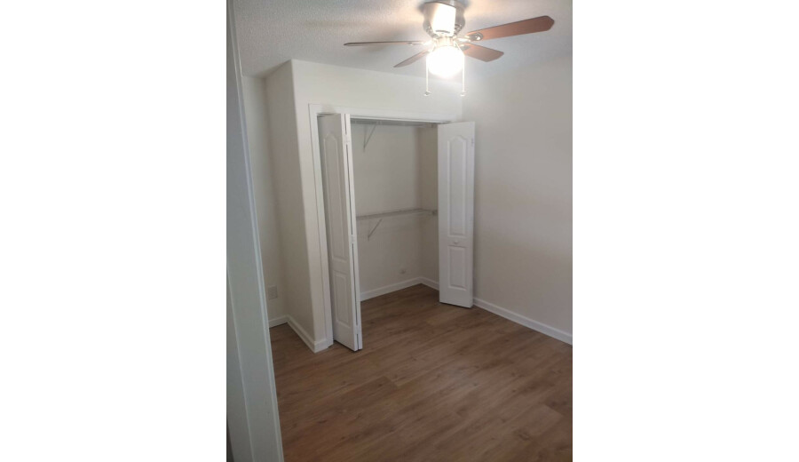 Здається нижній поверх в будинку -