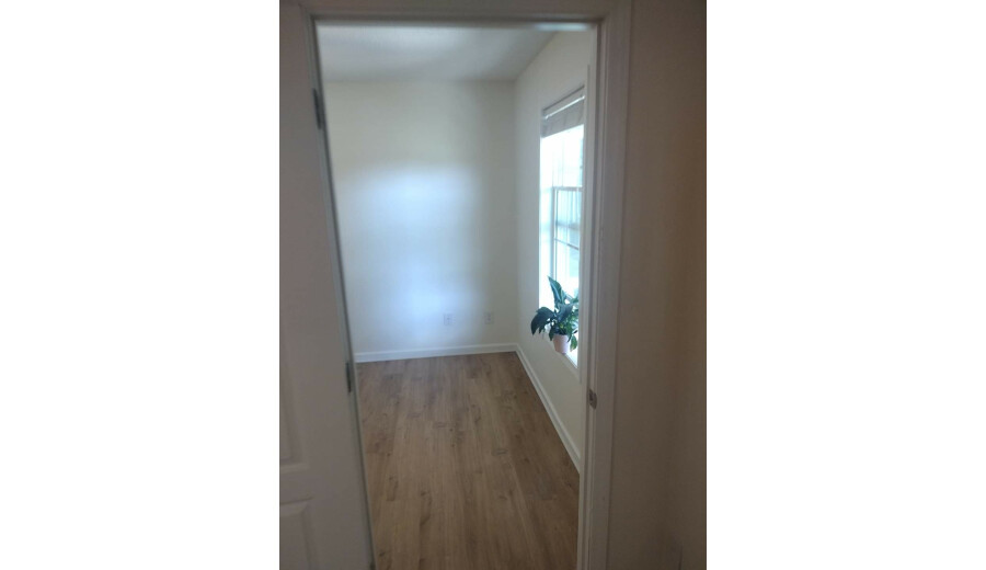 Здається нижній поверх в будинку -