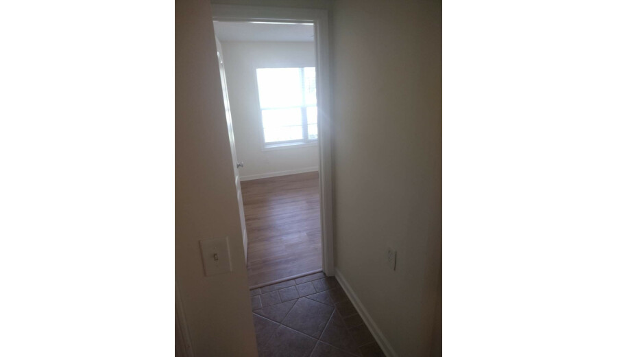 Здається нижній поверх в будинку -