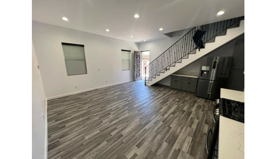 Здається будинок -