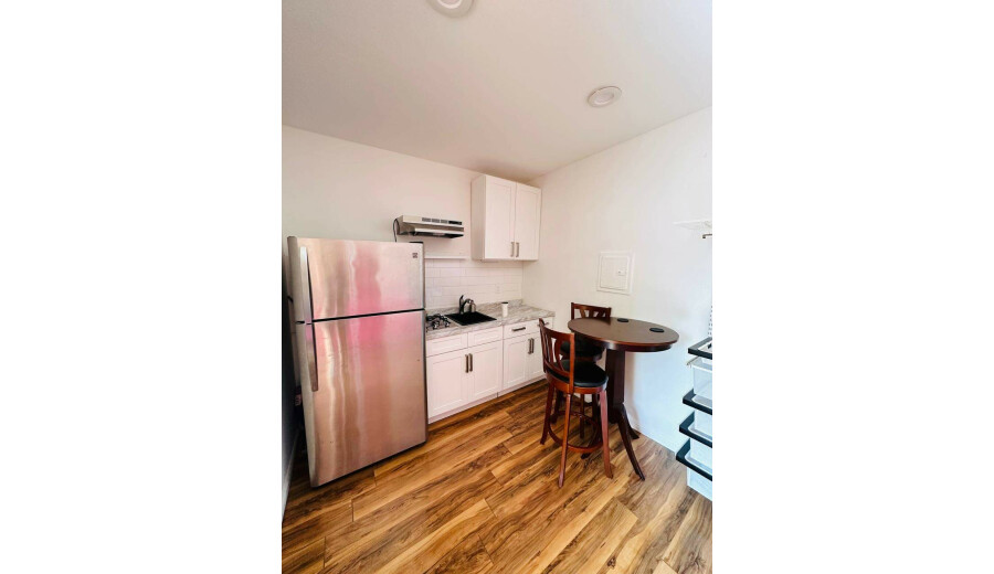 Здається будиночок -