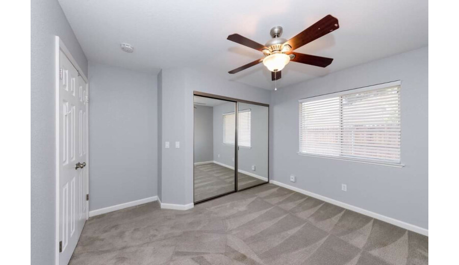 Продаж будинку -