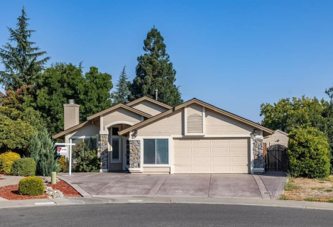 Продаж будинку