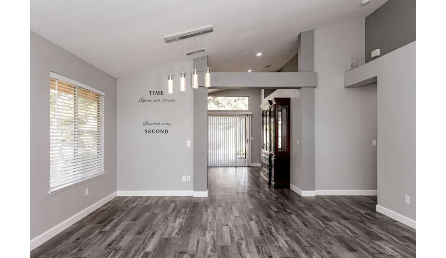 Продаж будинку -