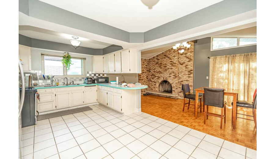 Продаж будинку -