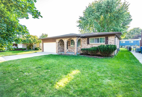 Продаж будинку