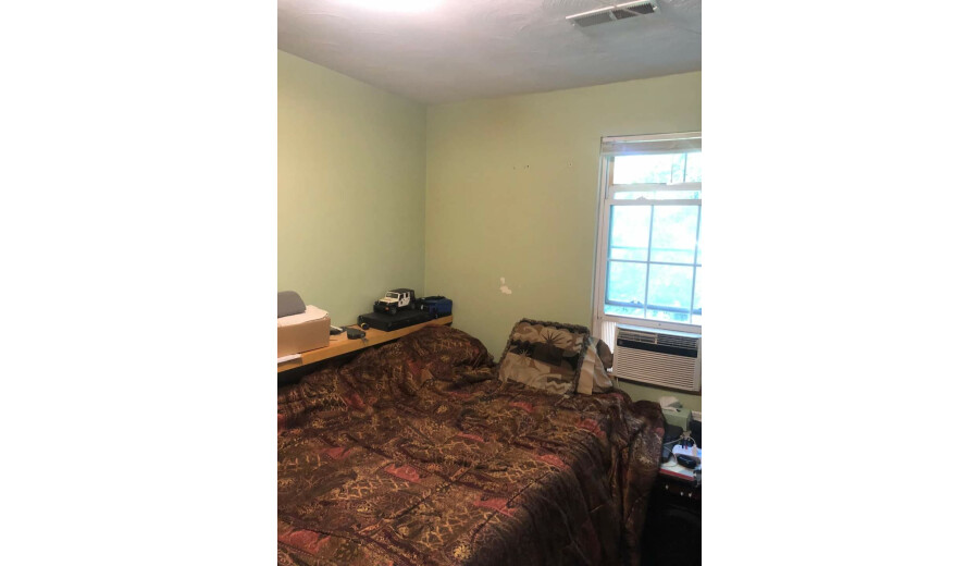 Здається кімната -