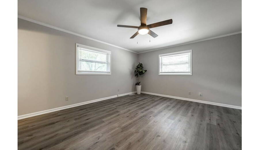 Продаж будинку -