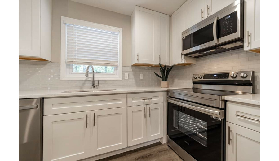 Продаж будинку -