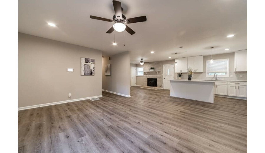 Продаж будинку -