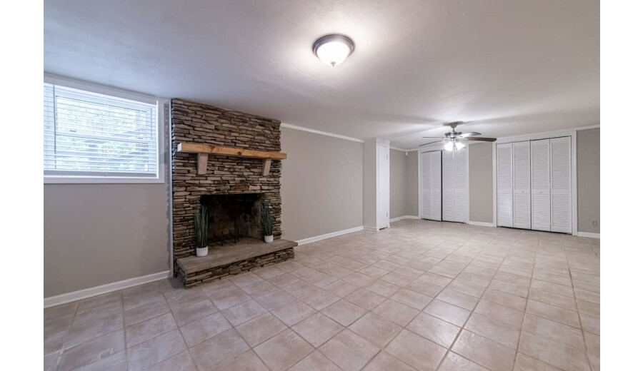 Продаж будинку -