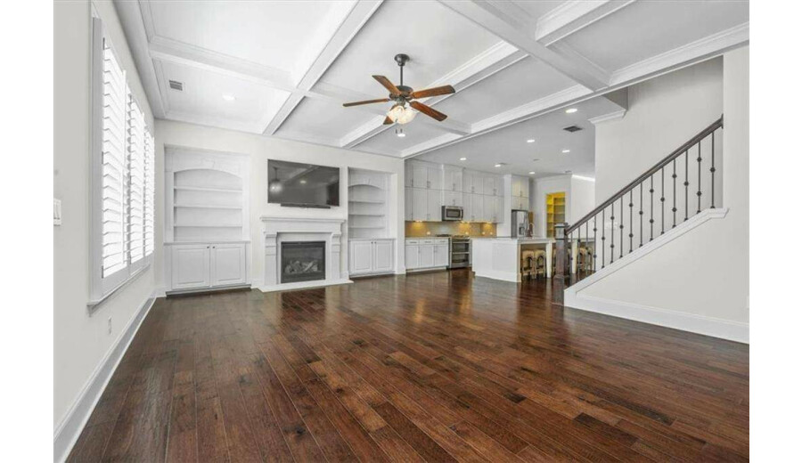 Продаж будинку -