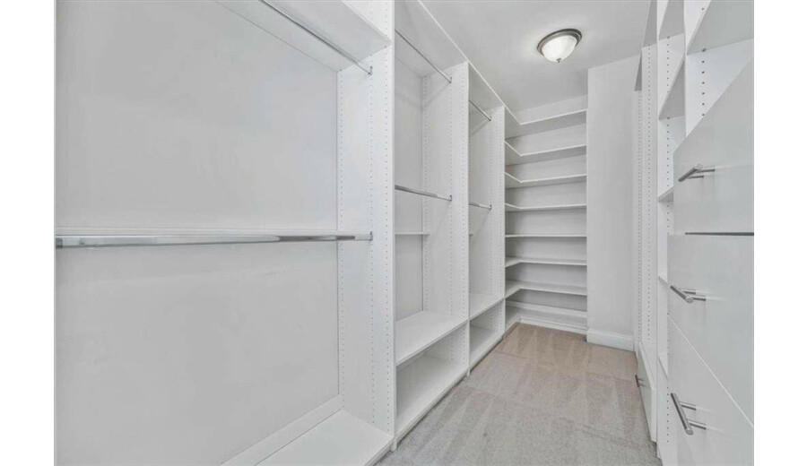 Продаж будинку -