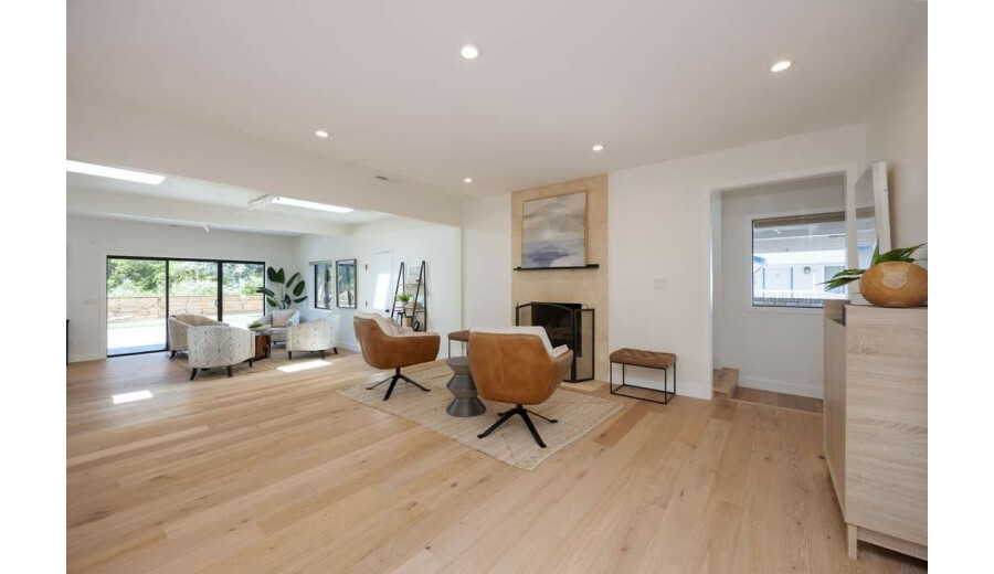 Продаж будинку -