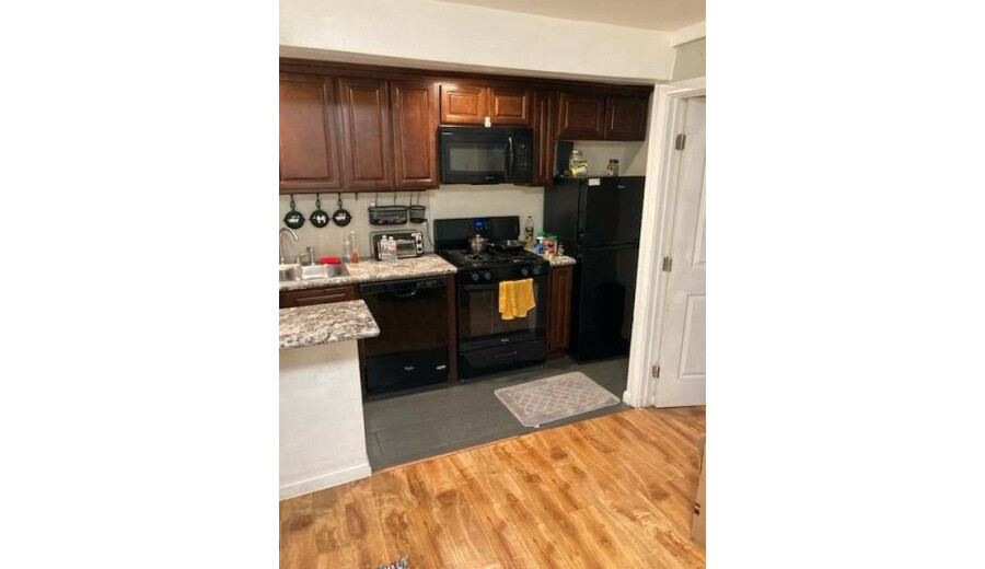 Здається будинок -