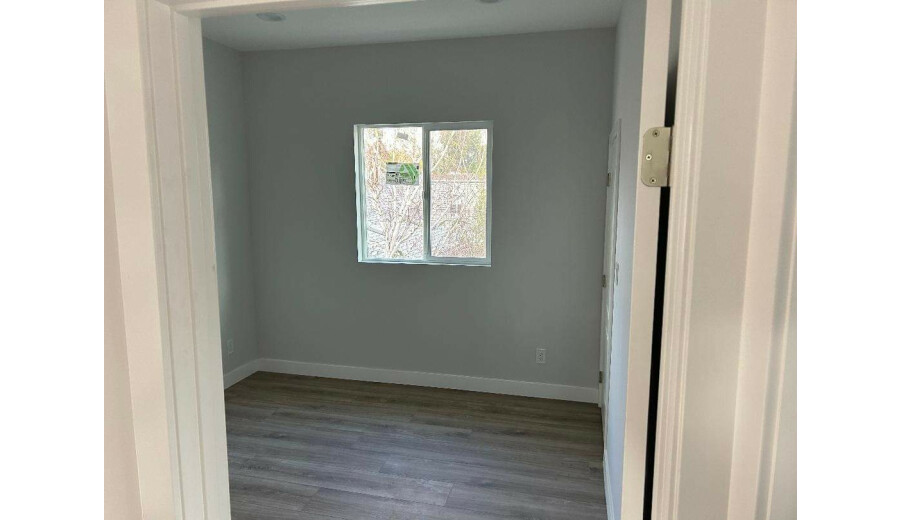 Здається будинок -