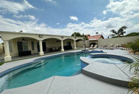 Здається будинок