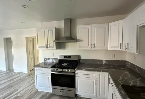 Здається будинок