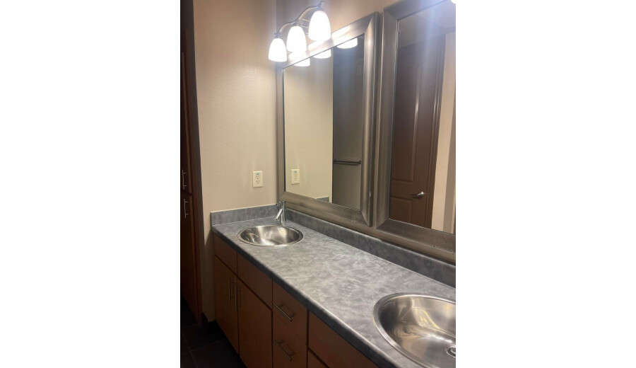 Здається квартира -