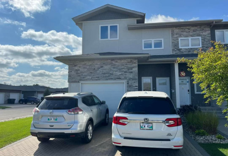 Продаж будинку