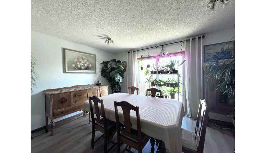 Продаж будинку -