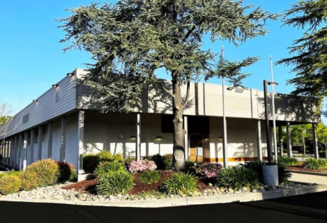 Продається комерційна будівля