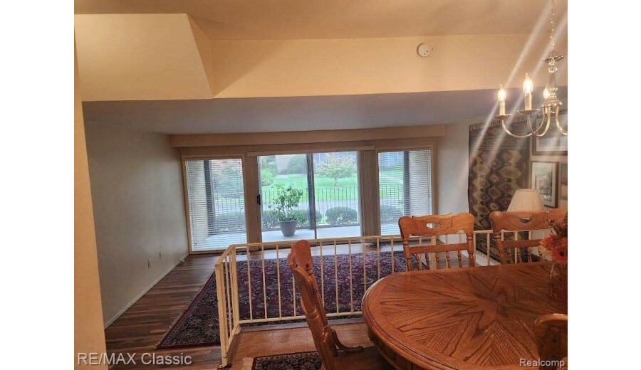 Продаж будинку -