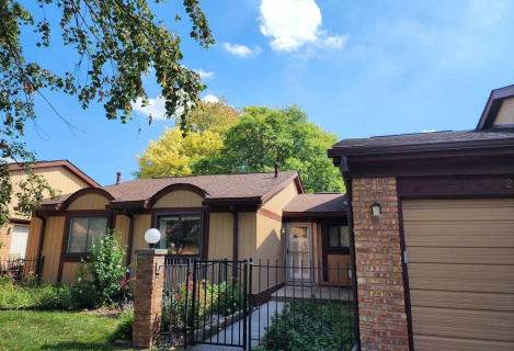 Здається будинок