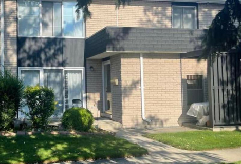 Продаж будинку