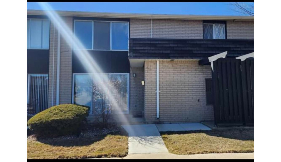 Продаж будинку -