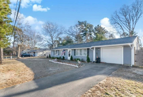 Здається будинок